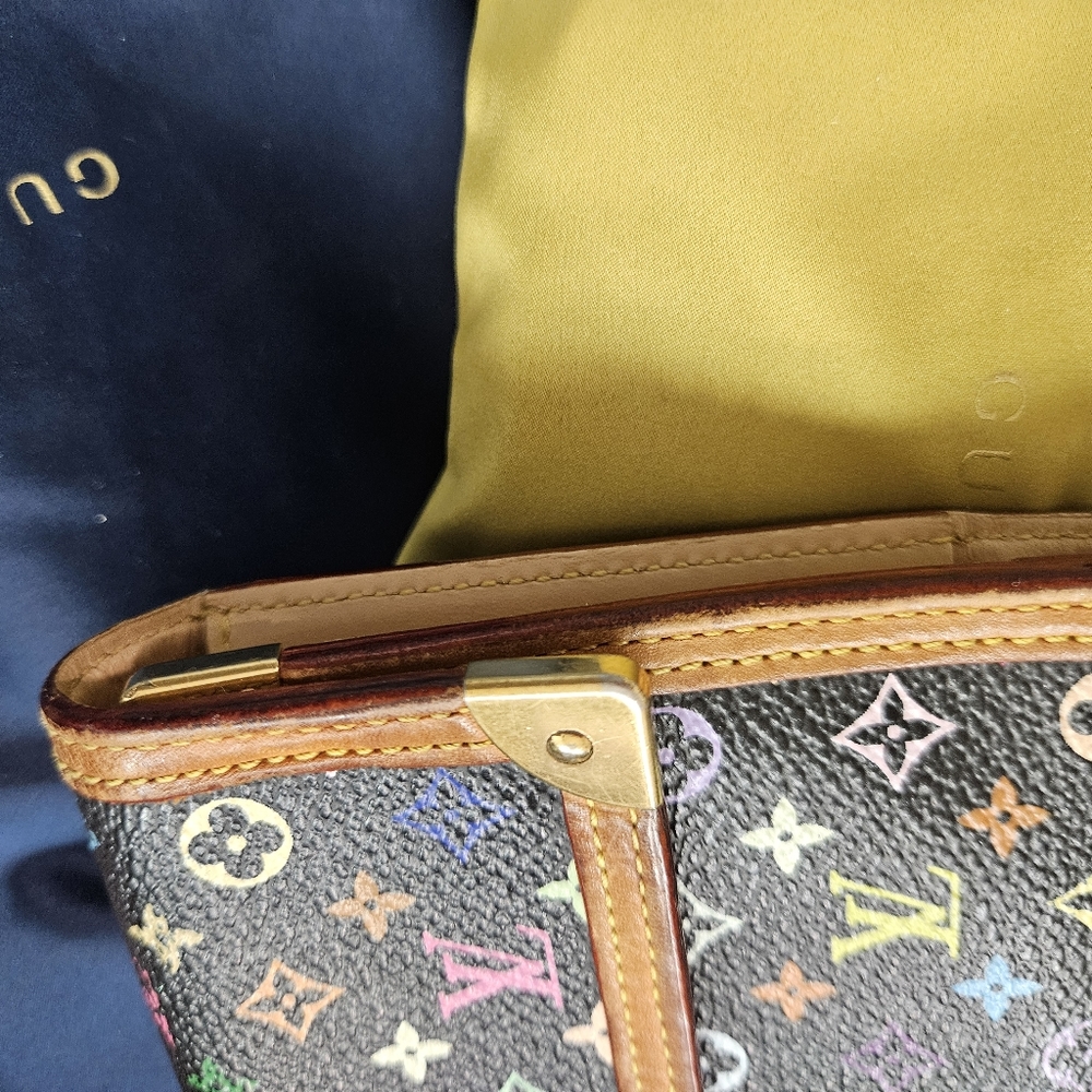 Louis Vuitton Takashi Murakami Rainbow Monogram Sarah Wallet - Picture 14 of 15